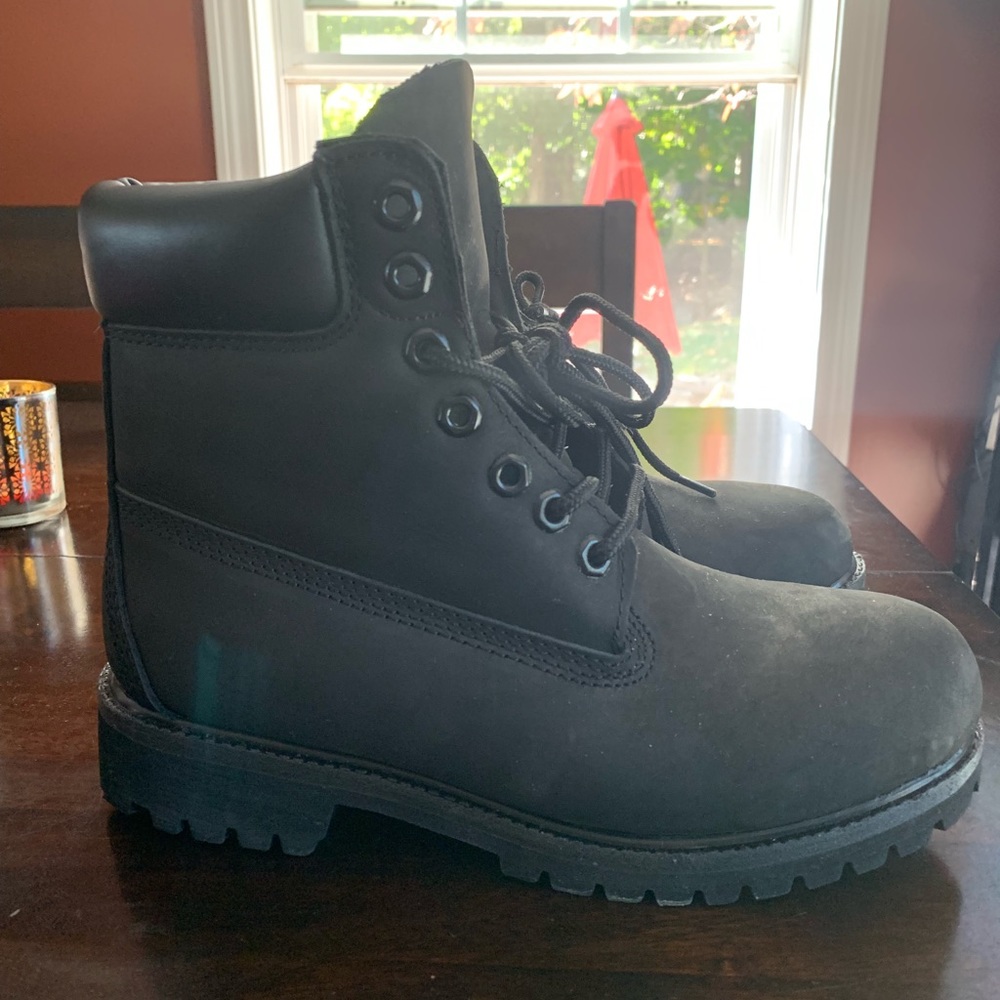 New Women’s Black Timberland Boots size 7